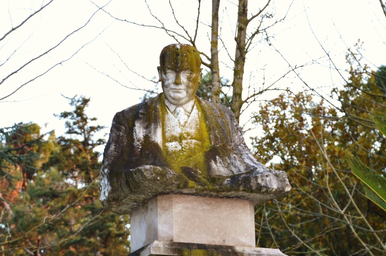 The bust of Gaetano Rummo in the municipal park 4.JPG